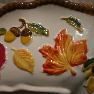 Temptations by Tara seasonal autumn leaf 3qt bowl.
